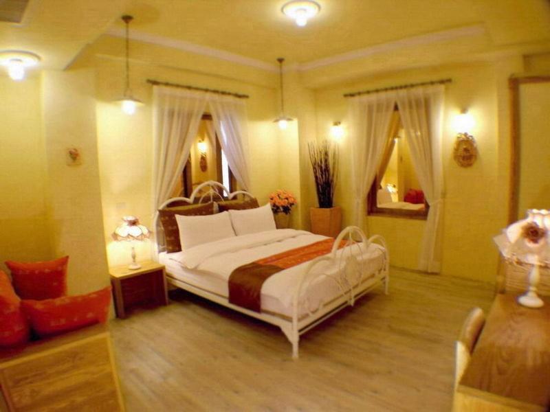 R&R Hotel Kaohsiung Ruang foto